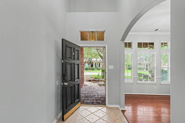 83 E Whistlers Bend Circle, Conroe, TX 77384