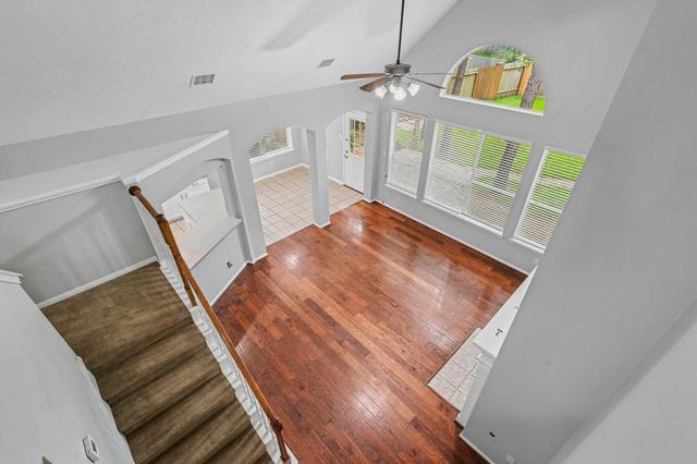 83 E Whistlers Bend Circle, Conroe, TX 77384