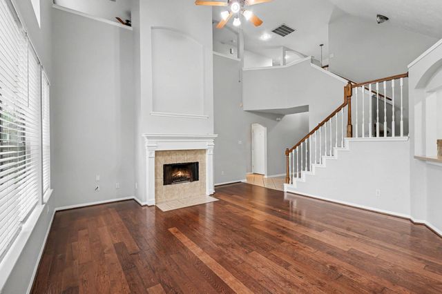 83 E Whistlers Bend Circle, Conroe, TX 77384