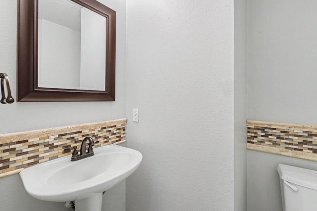 83 E Whistlers Bend Circle, Conroe, TX 77384