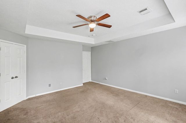 83 E Whistlers Bend Circle, Conroe, TX 77384