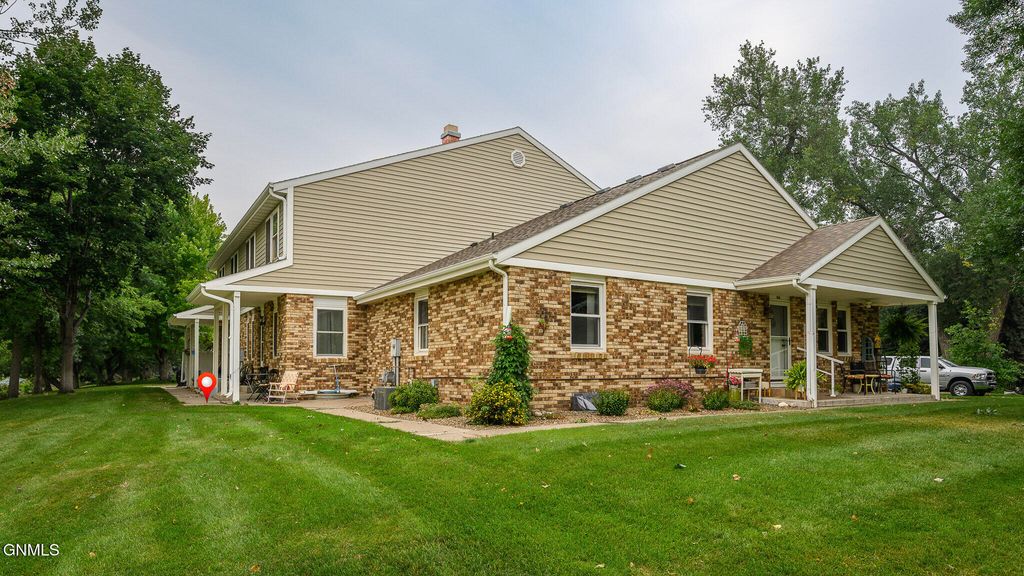 150 Riverside Park, Bismarck, ND 58504 photo 3
