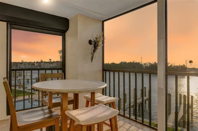 9000 MIDNIGHT PASS ROAD 5, Sarasota, FL 34242