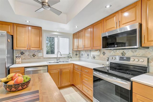 9000 MIDNIGHT PASS ROAD 5, Sarasota, FL 34242