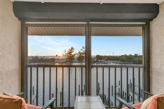 9000 MIDNIGHT PASS ROAD 5, Sarasota, FL 34242