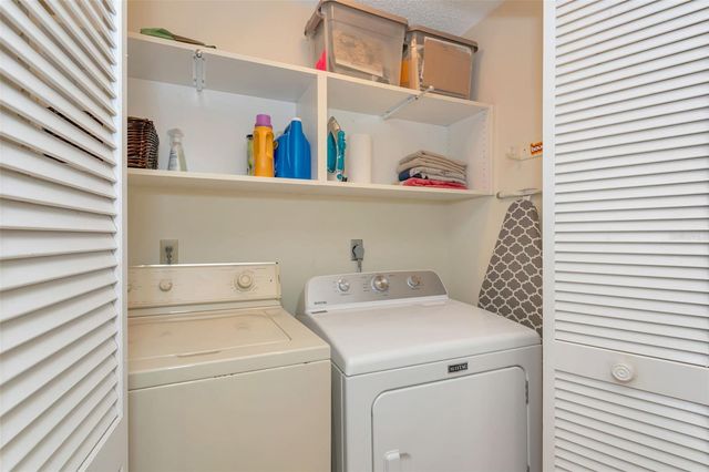 9000 MIDNIGHT PASS ROAD 5, Sarasota, FL 34242