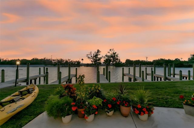 9000 MIDNIGHT PASS ROAD 5, Sarasota, FL 34242