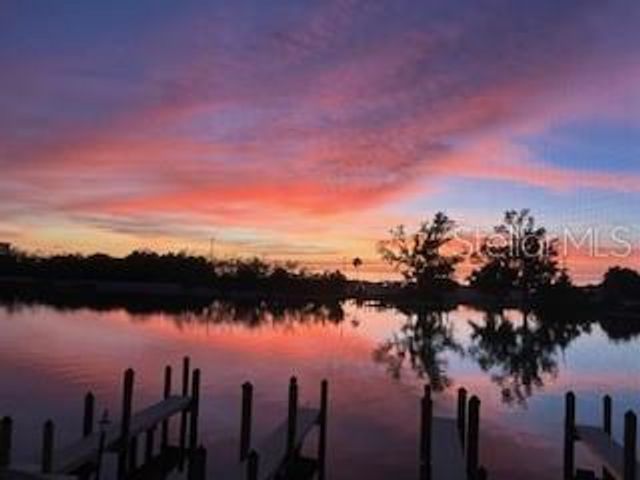 9000 MIDNIGHT PASS ROAD 5, Sarasota, FL 34242