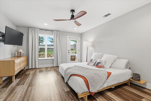 411 Lake Vista E, Highland Village, TX 75077