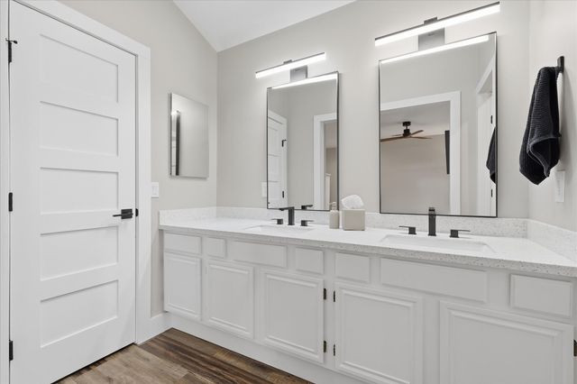 411 Lake Vista E, Highland Village, TX 75077