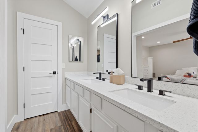 411 Lake Vista E, Highland Village, TX 75077