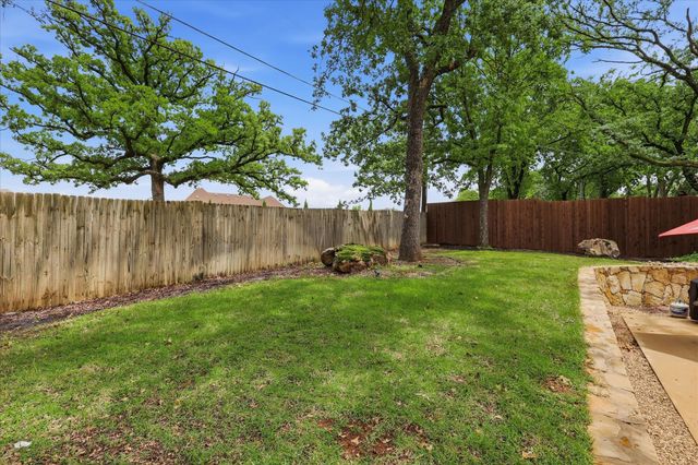 411 Lake Vista E, Highland Village, TX 75077