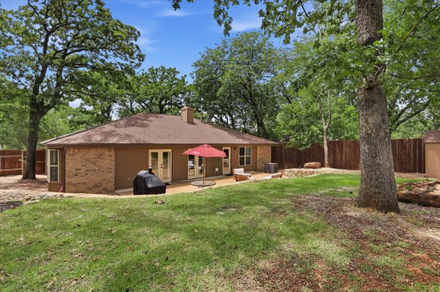 411 Lake Vista E, Highland Village, TX 75077