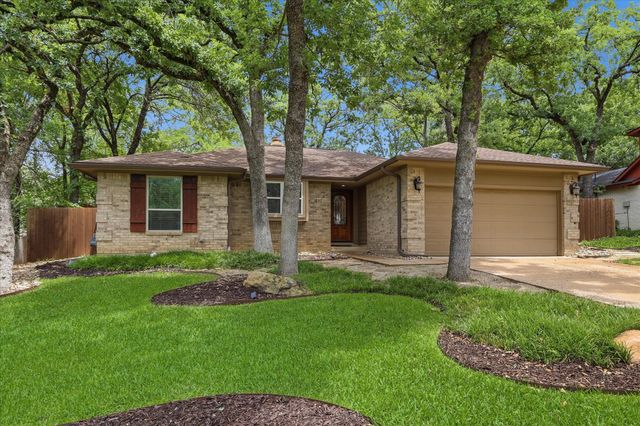 411 Lake Vista E, Highland Village, TX 75077