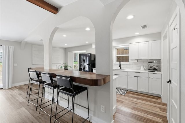 411 Lake Vista E, Highland Village, TX 75077