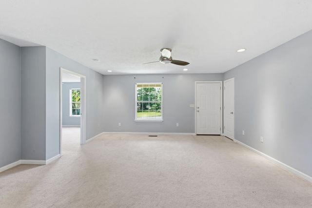 1028 Mikey Ct, Culleoka, TN 38451