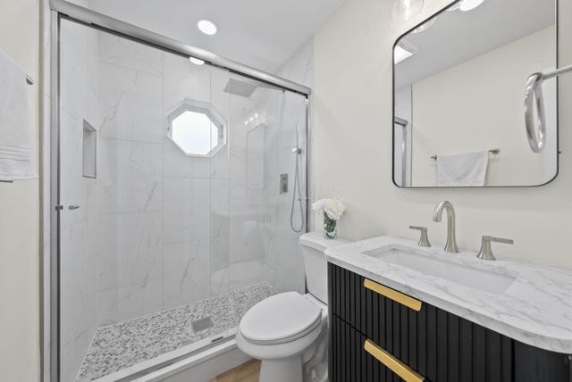 111 Rosslyn Avenue, Columbus, OH 43214