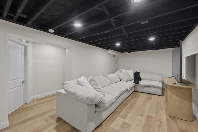 111 Rosslyn Avenue, Columbus, OH 43214