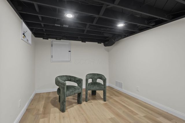 111 Rosslyn Avenue, Columbus, OH 43214