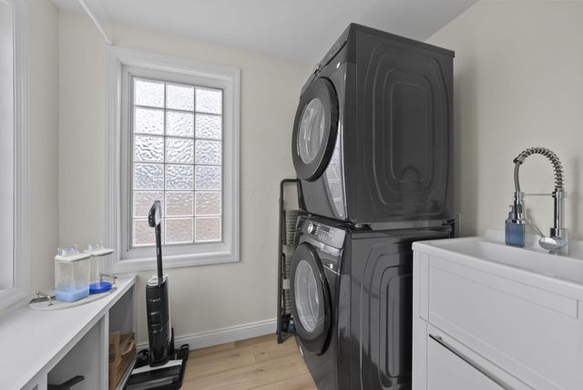 111 Rosslyn Avenue, Columbus, OH 43214