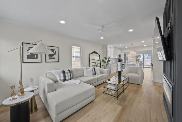 111 Rosslyn Avenue, Columbus, OH 43214