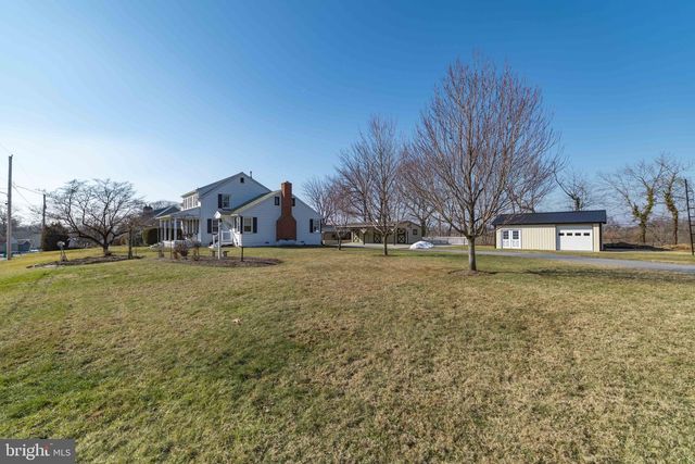 31 HERSHEY AVE, Paradise, PA 17562