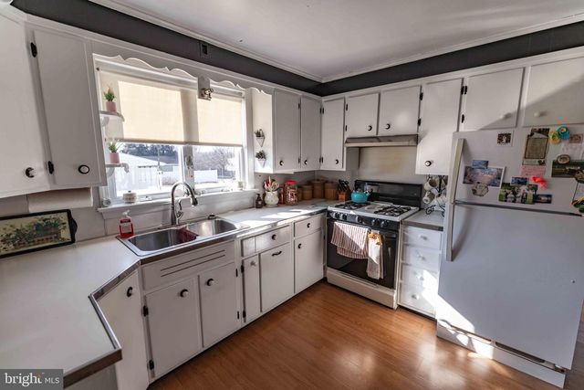 31 HERSHEY AVE, Paradise, PA 17562