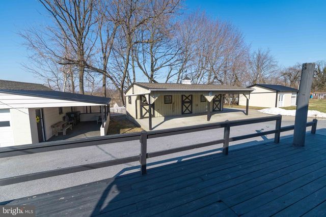 31 HERSHEY AVE, Paradise, PA 17562