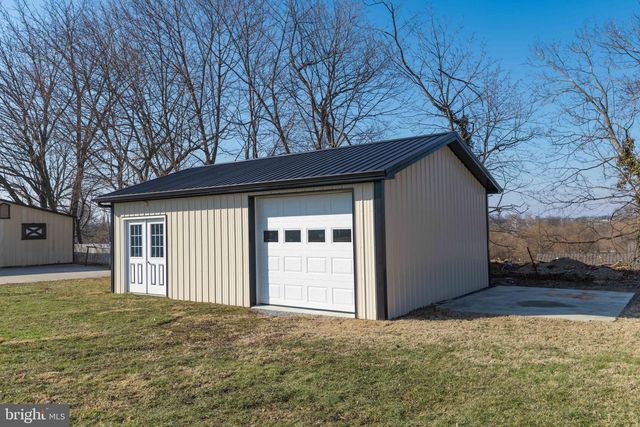 31 HERSHEY AVE, Paradise, PA 17562