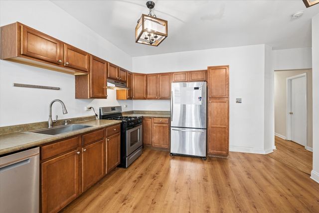 5052 S Blackstone Avenue 2, Chicago, IL 60615