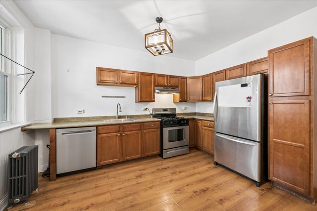 5052 S Blackstone Avenue 2, Chicago, IL 60615
