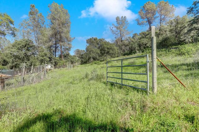 10360 Melody Rd, Smartsville, CA 95977