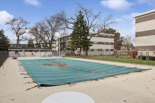 935 S 8th Avenue 5, La Grange, IL 60525