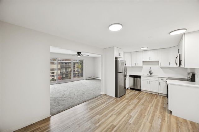 935 S 8th Avenue 5, La Grange, IL 60525