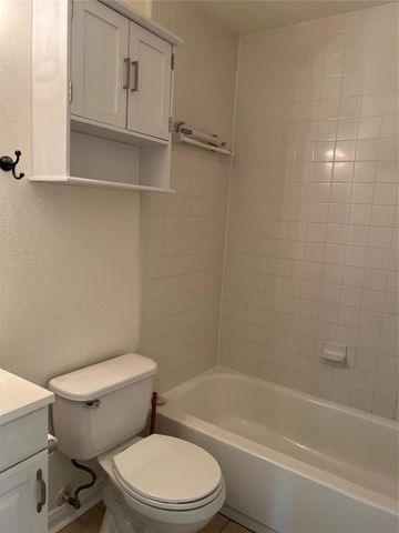 827 Algoa Friendswood Road 4, Alvin, TX 77511