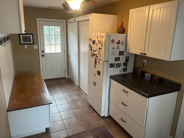 301 N Main Street, Alexis, IL 61412