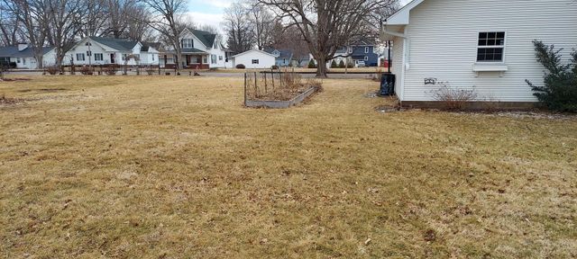 301 N Main Street, Alexis, IL 61412