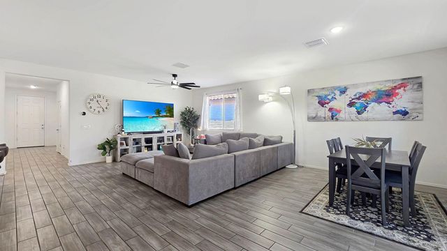 17460 W Andrea Drive, Surprise, AZ 85387
