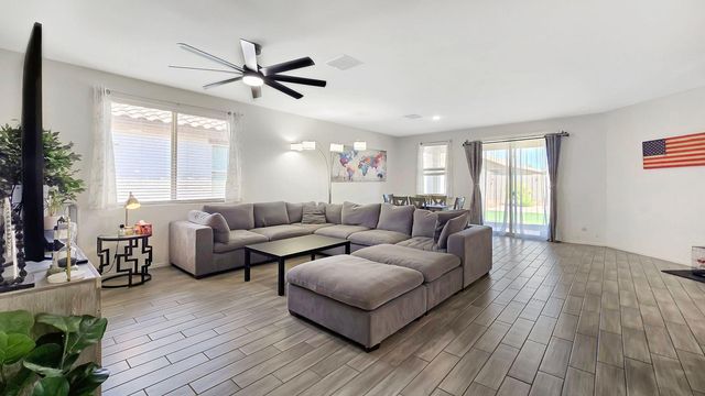 17460 W Andrea Drive, Surprise, AZ 85387