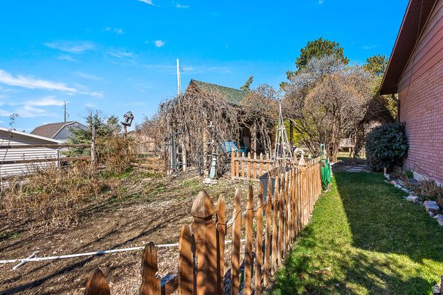 1541 E BLACKHAWK DR, Pleasant Grove, UT 84062