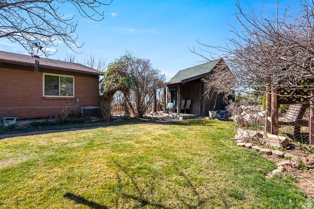 1541 E BLACKHAWK DR, Pleasant Grove, UT 84062