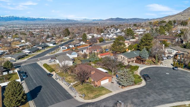 1541 E BLACKHAWK DR, Pleasant Grove, UT 84062