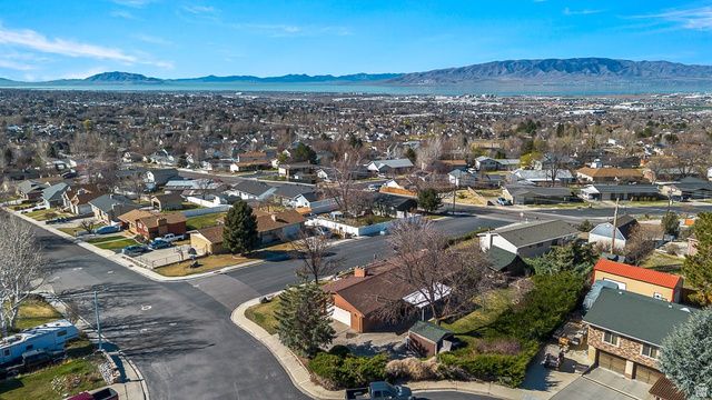 1541 E BLACKHAWK DR, Pleasant Grove, UT 84062