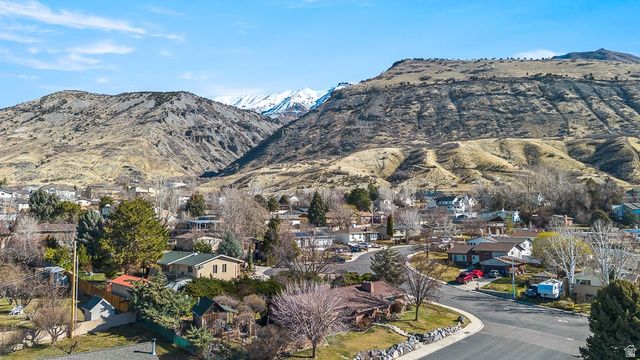 1541 E BLACKHAWK DR, Pleasant Grove, UT 84062