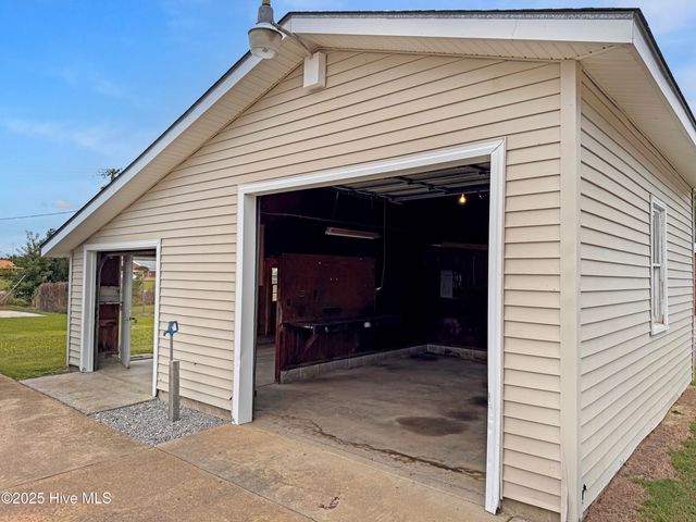 195 Winfall Boulevard, Hertford, NC 27944