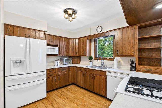 6 Stacy Lane, Madison, WI 53716