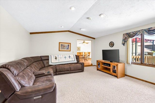 6 Stacy Lane, Madison, WI 53716