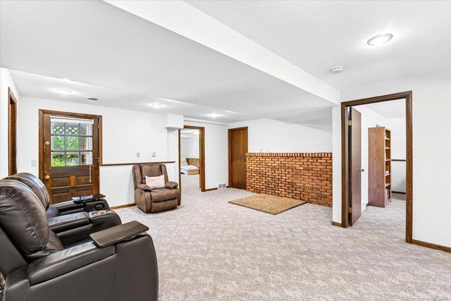 6 Stacy Lane, Madison, WI 53716