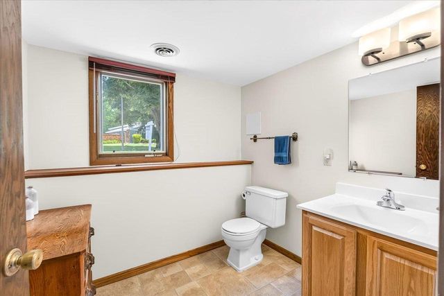 6 Stacy Lane, Madison, WI 53716