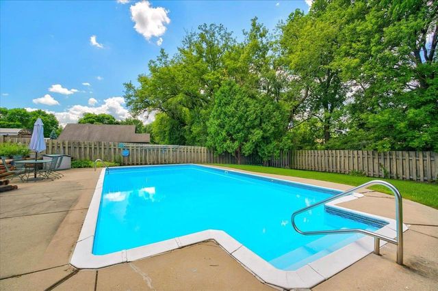 6 Stacy Lane, Madison, WI 53716